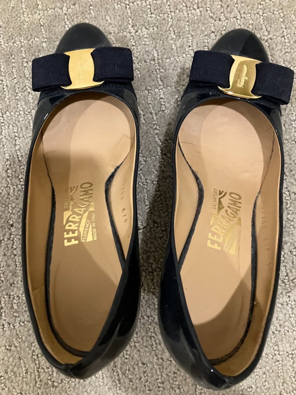 Ferragamo Vara Bow Navy Pumps 70 mm - Picture 2 of 5